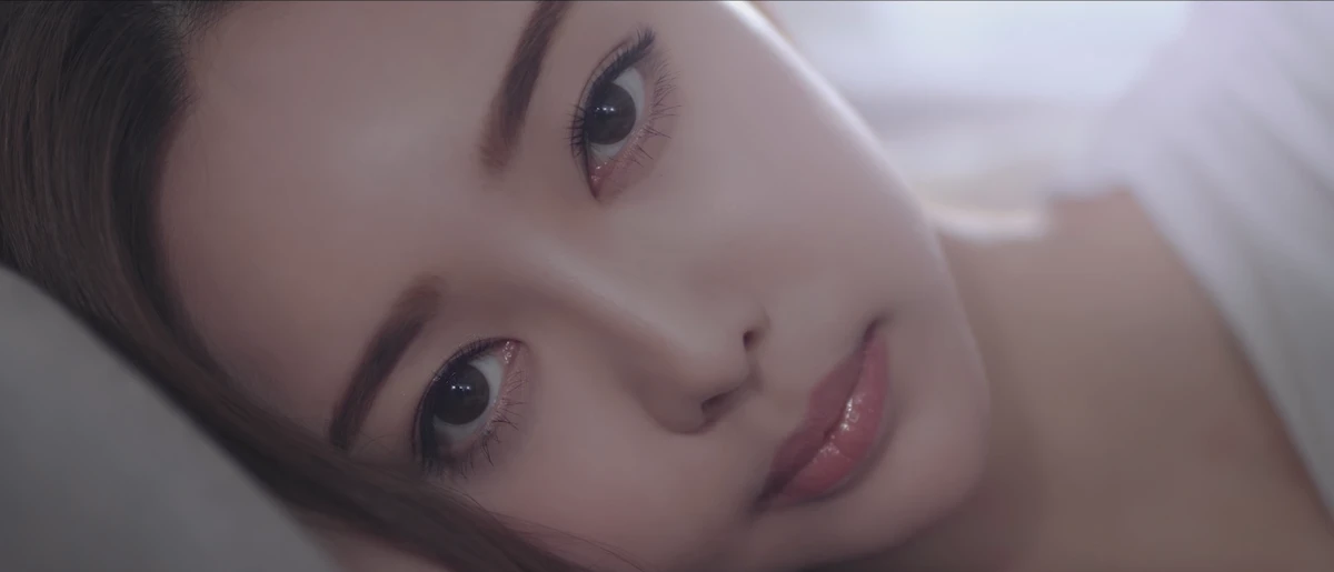 WENDY STORY：以镜中花重塑自我探索的影像诗篇