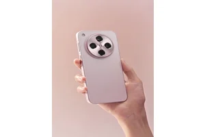 OPPO: Find_X8 Accessories Unboxing Display