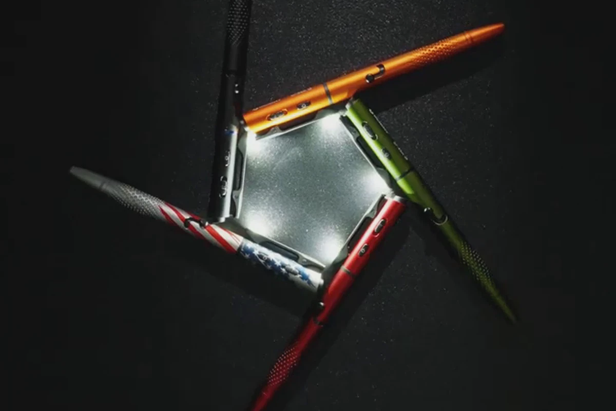 OLIGHT 便携灯工具产品的多色组合关键帧