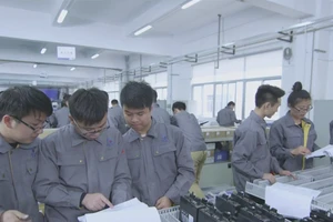 先让人看见验证链，新能源装备企业宣传片才有用