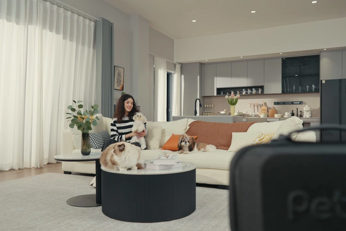 Still from a local ONCE case: commercial composition example for a cross-border e-commerce product video