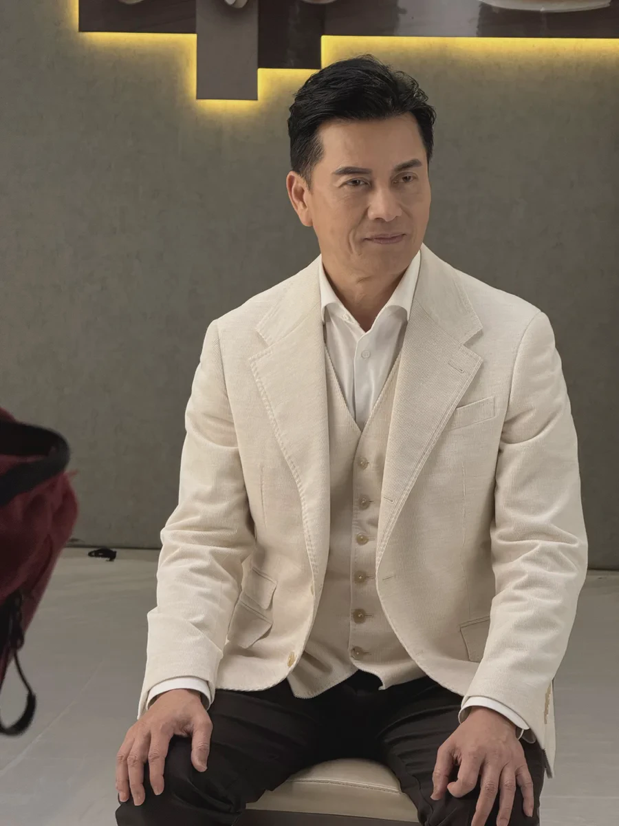 Portrait used to illustrate the need to assess on-camera participants separately
