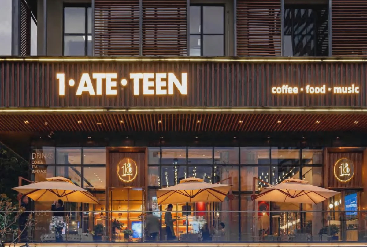 Tiantian & Xiyou · 10 · Café