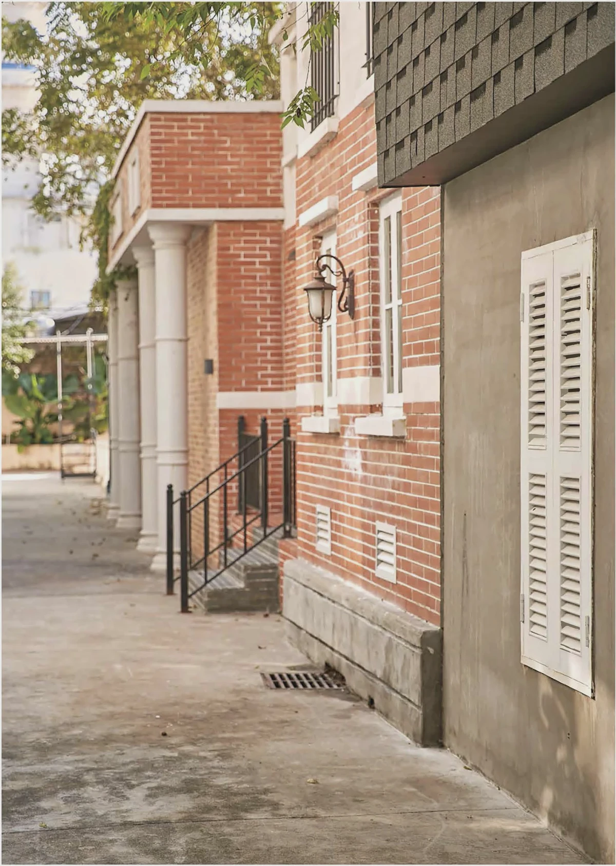 VIVA SPACE · Longhua · West street · British façades & red brick