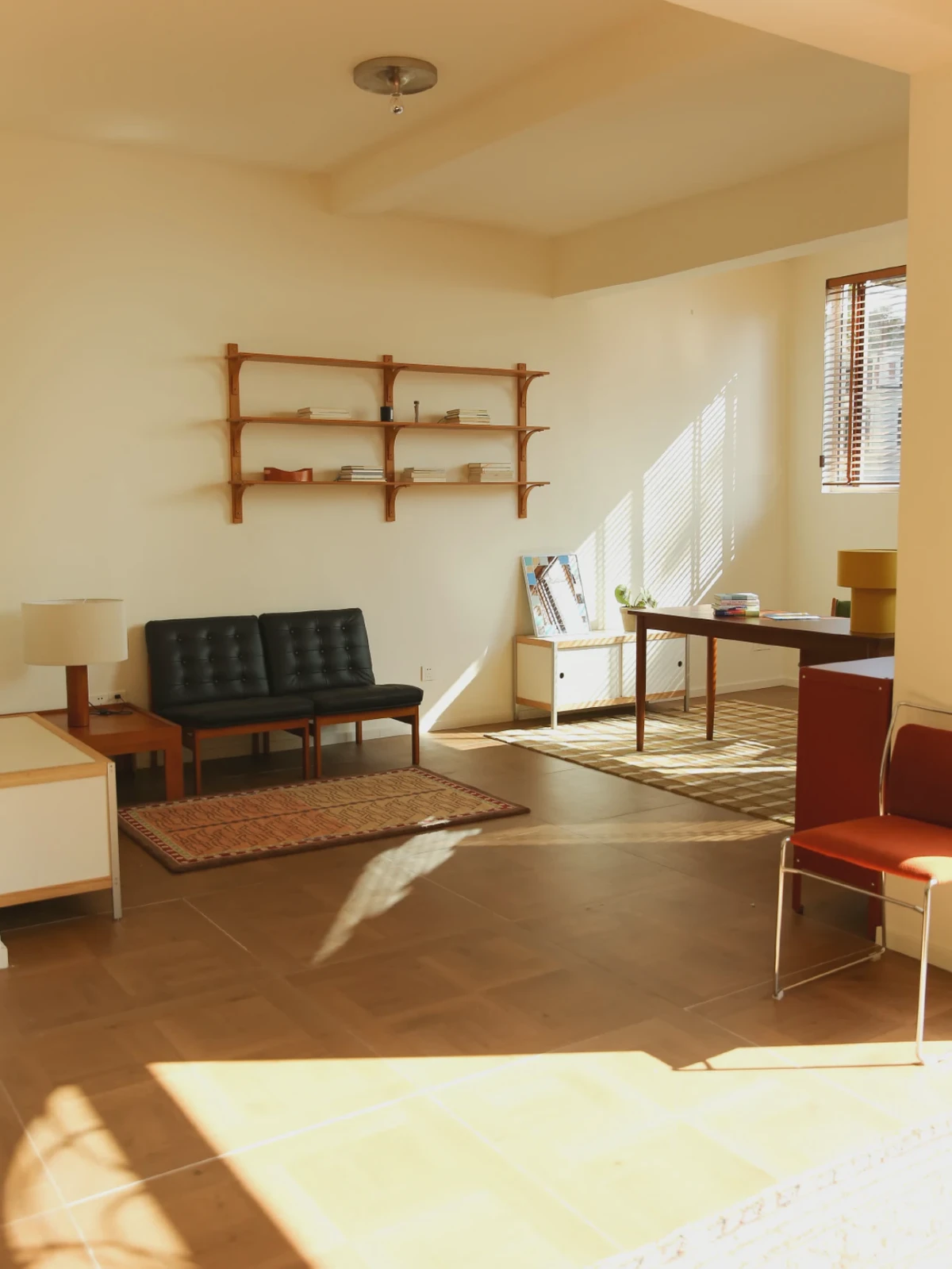 Green Island SPACE · Mid-century location set