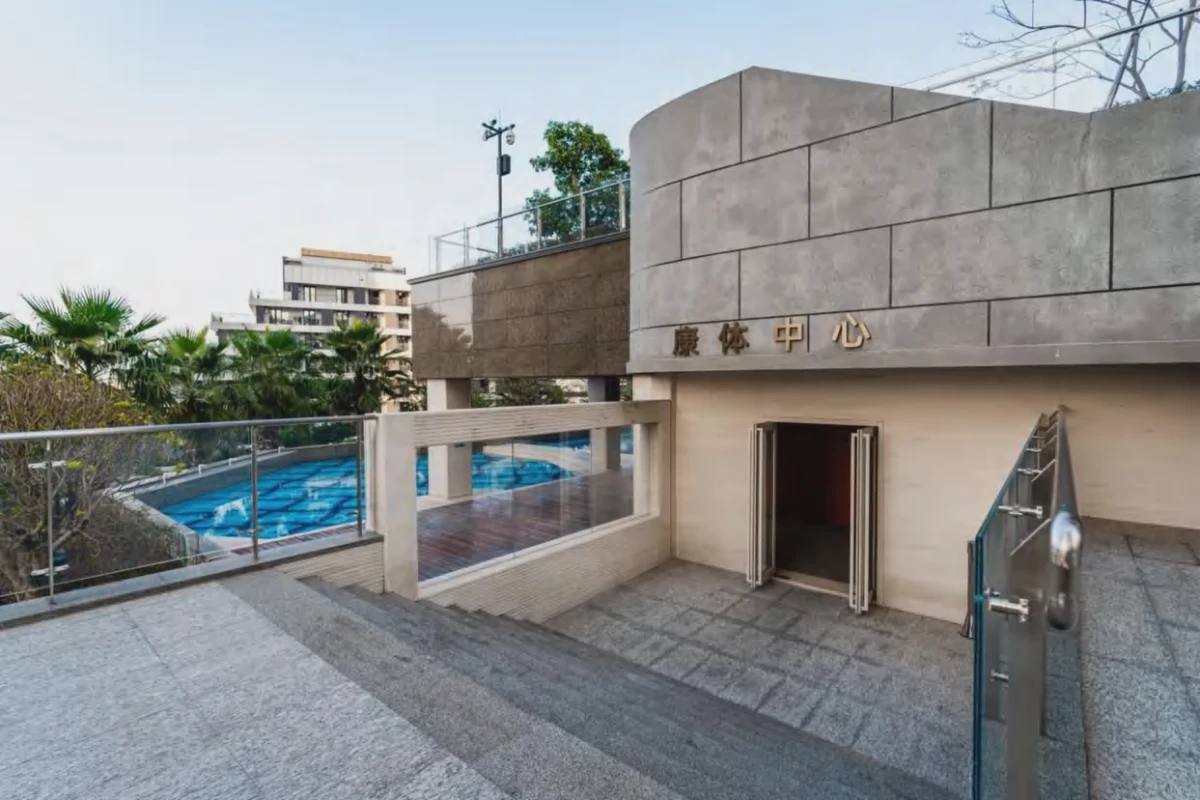 Tiantian & Xiyou · 14 · Swimming pool