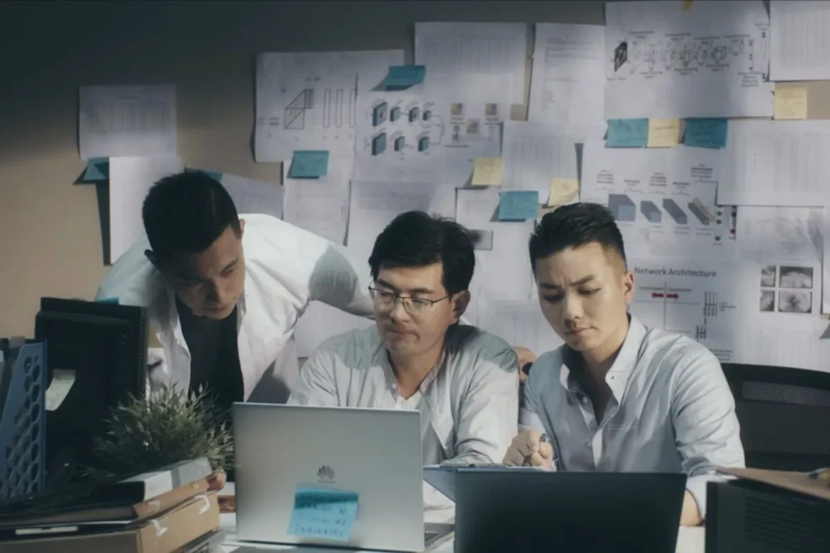 华为《追光者》研发篇｜光通信工程师的协作与坚持